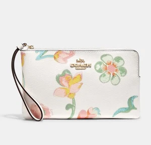 NWT Coach Large Corner Zip Wristlet With Dreamy Land Floral Print - Picture 1 of 9