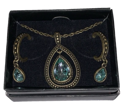 Juego de regalo colgante Avon Blissful Blues  Foto 1 de 4