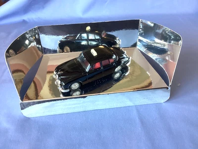 VINTAGE  CORGI  CLASSIC  CARS  JAGUAR  MK  II  POLICE  COLLECTORS  SERIES  BOXED - Image 1 of 4