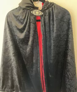 Black Velvet cloak with red lining and hood- Size Child's 5/6 - Picture 1 of 4
