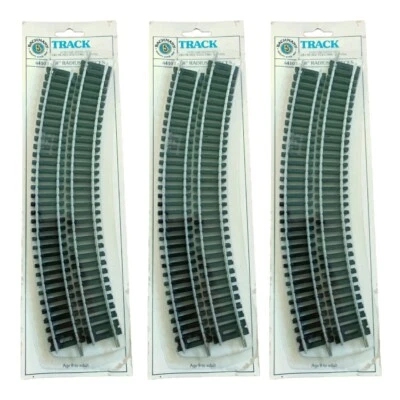 Bachmann 44102 18" Radius HO Gauge Steel Rail Curved Train Track Set of 3 (12pc) - Image 1 of 4