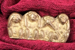 Escultura cuatro monos sabios. Bronce. Sculpture four wise monkeys. Bronze. - Imagen 1 de 8