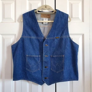 Vtg Wrangler XL Denim Jean Vest Button Ranch Cowboy Western Rodeo Biker Trucker - Picture 1 of 8
