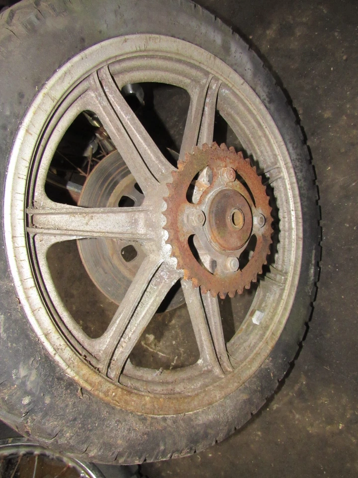 1977 yamaha xs400 rear wheel rim - Image 1 of 1