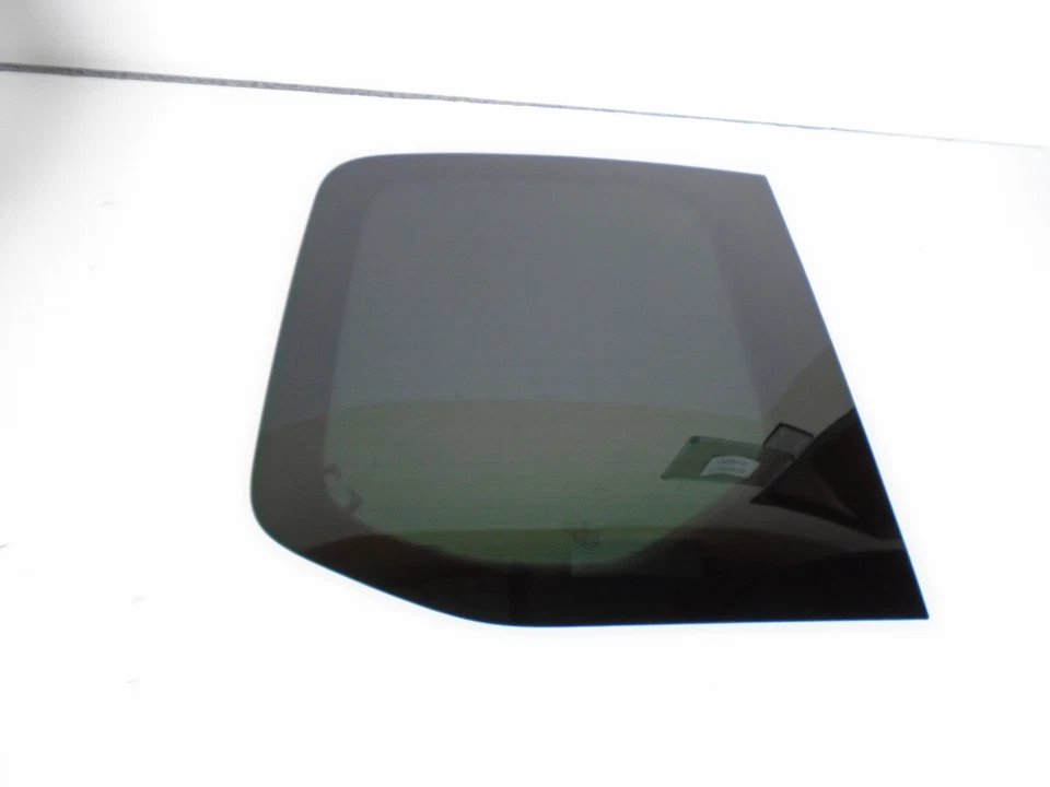 MERCEDES BENZ SPRINTER 1500 910-745-06-00 PANEL TRASERO IZQUIERDO VENTANA TINTADA 19'-21' Foto 1 de 4