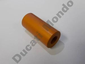 Espaciador de soporte mono asiento Ducati OEM 748 916 996 998 71311091A luz monoplaza - Imagen 1 de 4