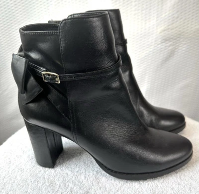 Botín de cuero negro Banana Republic para mujer con lazo y correa talla 8,5 Foto 1 de 4