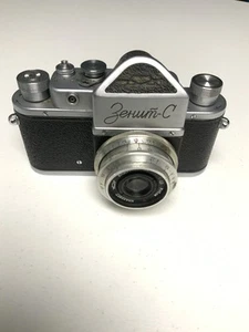 Cámara SLR de 35 mm vintage Zenit-C soviética de la década de 1950 con lente Industar-50 - Imagen 1 de 13