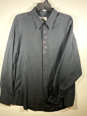 Camisa City Street negra cubierta tapeta abotonada para hombre talla X grande Foto 1 de 4