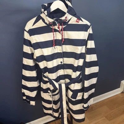 Helly Hensen, Abrigo Utilitario a Rayas, Capucha Azul y Blanco Rayas, Mujer XL Foto 1 de 4