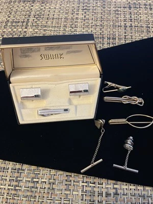 Vng SWANK Cepillado Tono Plata Gemelos Piedra Azul Juego de Barra de Corbata y Barras de Corbata, Alfileres Foto 1 de 4