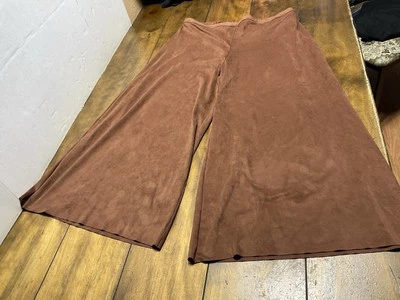 Bryn Walker L Ella Sequoia Marrón Imitación Gamuza Elástico Pierna Ancha Pantalones Cortos Gauchos Foto 1 de 4