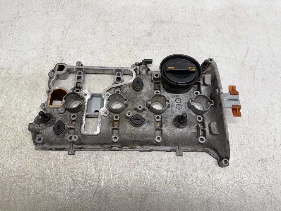 Cubierta de válvula de motor Volkswagen CC P410139 2009-2012 2,0 L 06H103475G fabricante de equipos originales Foto 1 de 4