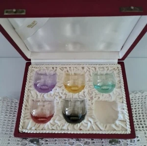 5 pcs ANTIQUE MOSER ART GLASS BOHEMIAN CULBUTO SHOT GLASSES, Original Box - Picture 1 of 10