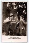 Carte postale Bamforth photo RPPC hold-up criminel hors-la-loi garçon avec arme à feu années 1910
