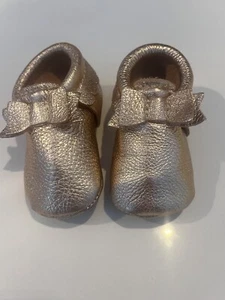 Freshly Picked Rose Gold Bow Soft Sole Leather Moccasin Shoes Infant Size 3 - Picture 1 of 7