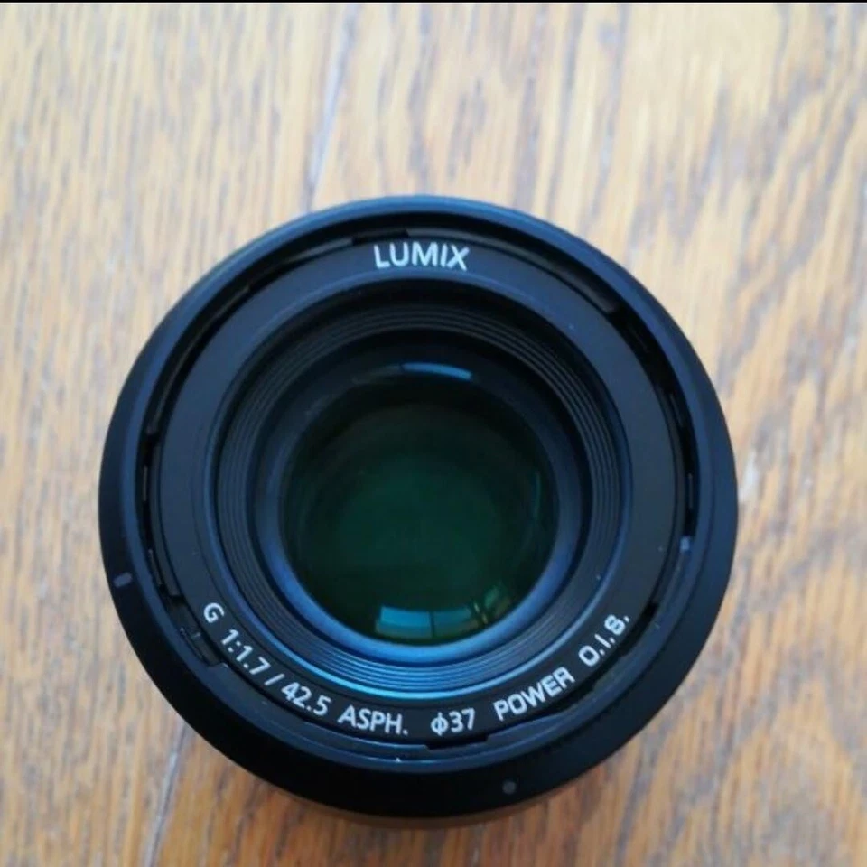 Panasonic Lumix Lens H-HS043-K Black G 42.5mm/F1.7 ASPH./POWER O.I.S from japan - Image 1 of 4