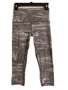 LULULEMON Hi Rise Soft Gray abstract feather pattern Capri Leggings Yoga sz 6 - Picture 1 of 9