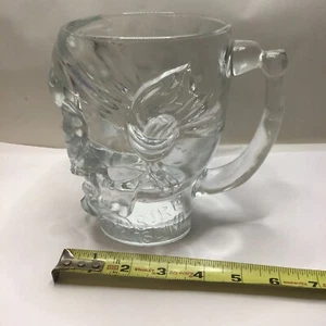 TREASURE ISLAND CASINO GLASS PIRATE SKULL 32 OZ CUP HEAVY MUG STEIN 6 inch Tall - Picture 1 of 18