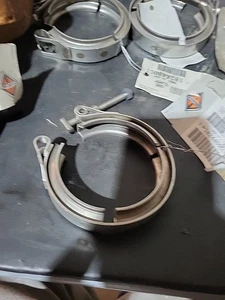 INTERNATIONAL 1824400C1 CLAMP, V- BAND - Picture 1 of 4