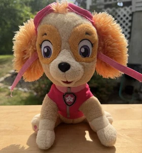 GUND Oficial PAW Patrol Skye en Firma Aviador Piloto Uniforme Juguete de Peluche - Imagen 1 de 4