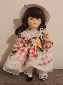 Muñecas del mundo Danbury como nuevas, muñecas de porcelana con ropa real de Estados Unidos - Imagen 1 de 5