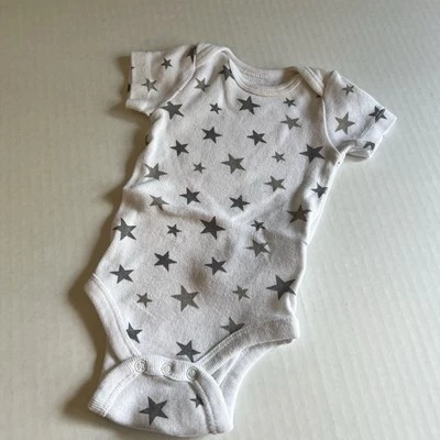 Body bebé Koala 0-3M blanco gris estampado de estrellas manga corta Foto 1 de 4
