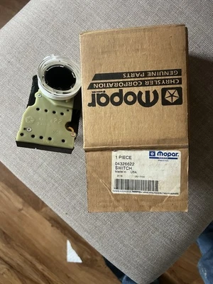 Conjunto de interruptor de encendido Dodge Ram 1500 2500 3500 1997-2001 NOS 04326622 OEM Foto 1 de 4