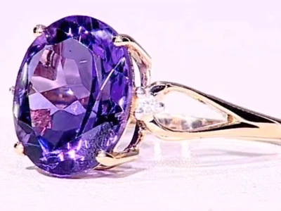 Fabuloso anillo solitario amatista amatista. Con detalles oro 9k Y nuevo con etiquetas L/M Foto 1 de 4