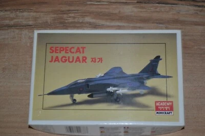 MAQUETTE  ACADEMY N ° 1637   SEPECAT JAGUAR   au 1/144 - Photo 1/4