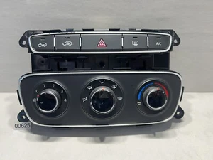 2014 Kia Sorento Manual AC Temperature Control Unit 972501U255 OEM - Picture 1 of 3