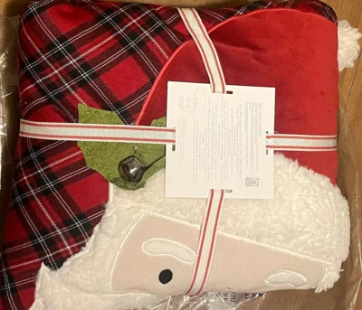 Falda de árbol de Navidad con apliques de Papá Noel a cuadros Pottery Barn para niños, vacaciones, 54" de diámetro Foto 1 de 4