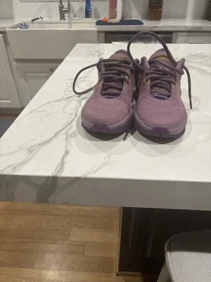 Lebron 21 Size Youth 5 Purple Rain. - Image 1 of 4