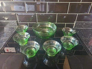Vintage Green Glass Fruit Dessert Bowls Set - Picture 1 of 10