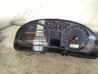 TACHO SPEEDOMETER VW Passat Variant (3B5) Combi 1.9 TDI 115 (AJM) 1999 007 - Bild 1 von 2