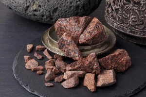 Sangue di Drago 10g-Resina di Incenso-Grezza,Pura-Non Profumata-Per Bruciare con Carbone - Foto 1 di 2