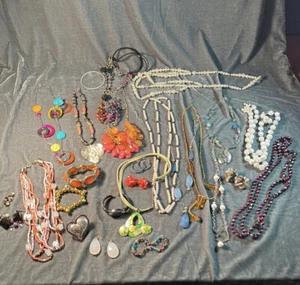 Vintage jewelry lot - Picture 1 of 8