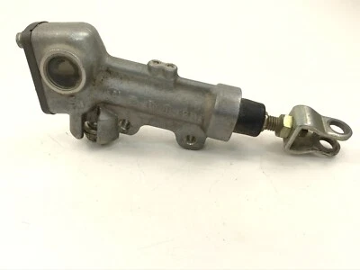 Главный цилиндр заднего тормоза 04 Suzuki RMZ250 RMZ 250 от оригинального производителя 3 л - Изображение 1 из 4