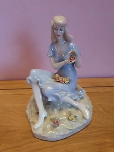 A LOVELY ROYAL DOULTON REFLECTIONS HN 3085 "SUMMER ROSE" FIGURE. - Bild 1 von 12