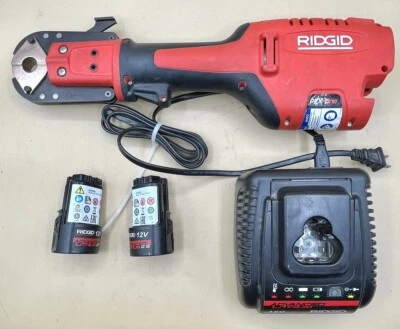 KIT DE HERRAMIENTAS DE CRIMPADO ELÉCTRICO RIDGID PEX-ONE CON (2) BATERÍAS Y CARGADOR (MVP023871) Foto 1 de 4