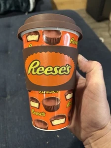 Reeses Peanut Butter Cup Ceramic Travel Coffee Mug Silicone Lid Grip Galerie - Picture 1 of 8