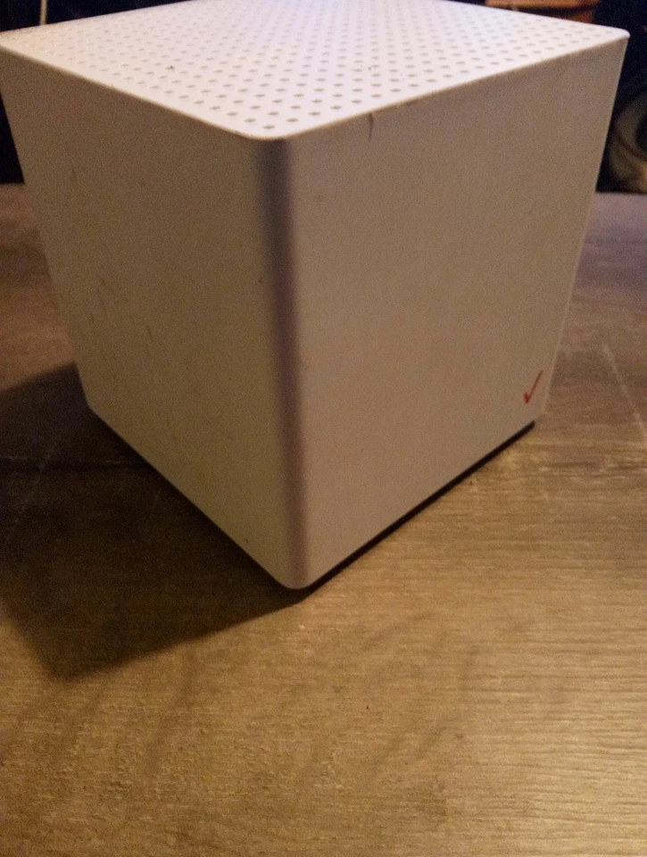 Verizon CR1000A 1000 Mbps 3 Port Wireless Router - White - Image 1 of 1