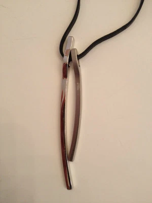 Новый с Ярлыками ископаемого из нержавеющей стали/черной кожи Wishbone ожерелье... JF 8080 - Изображение 1 из 3