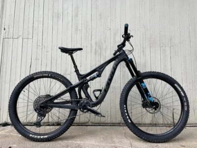 Pivot Mach 5.5 Full Suspension Mountain Bike - Image 1 of 4
