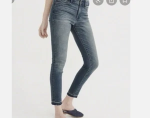 Abercrombie & Fitch Jeans Harper Ankle Size Raw Hem Festival Size 28 / 6 Short - Picture 1 of 8