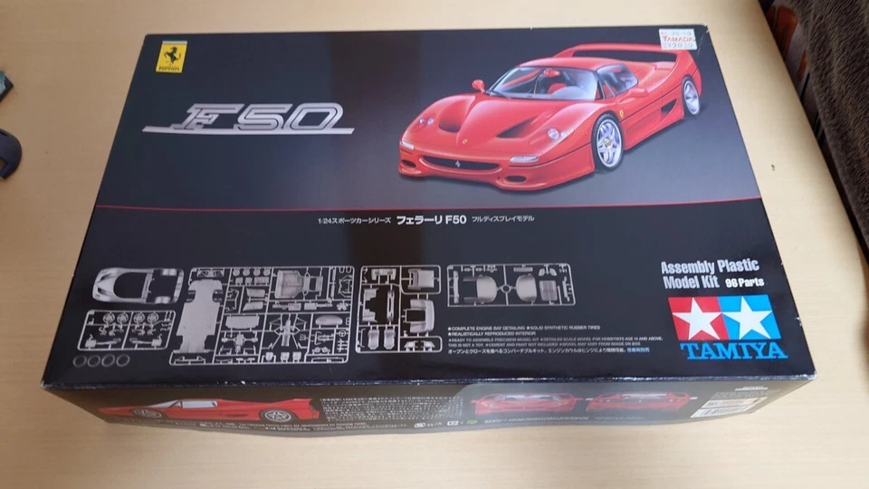 El in plastica TAMIYA 1/24 Ferrari F50 non assemblato - Immagine 1 di 2