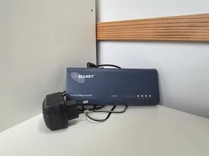 ALLNET ALL8089 8 Port NWay Switch inkl. Netzteil - Zdjęcie 1 z 2