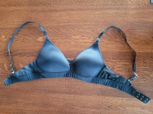 Third Love 24/7 T-Shirt-BH nahtlos gestreift kabellos gefüttert Gr. 34A 1/2 schwarz - Bild 1 von 3