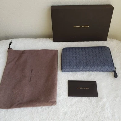 Cartera para mujer Bottega Veneta Intrecciato de cuero con cremallera hecha en Italia Foto 1 de 4