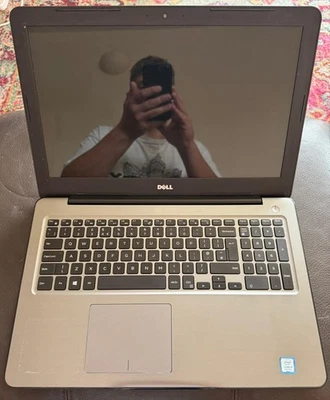 PARTS OR REPAIR Dell Inspiron 15 5567 15.6" Laptop i3-7100U 2.40GHz / 8GB RAM - Image 1 of 4